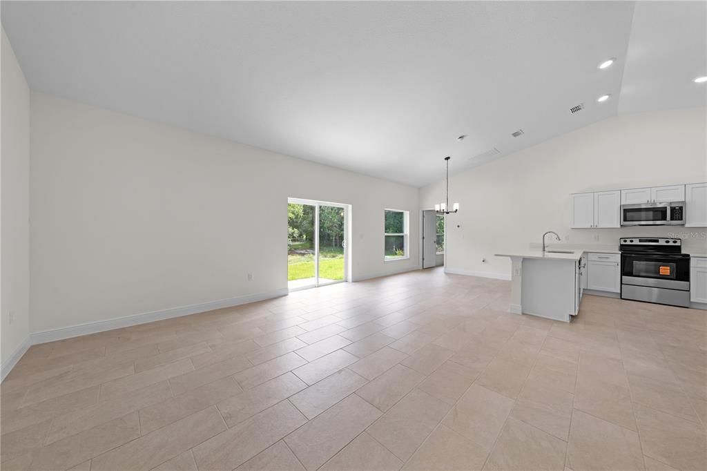 For Sale: $384,900 (4 beds, 2 baths, 1647 Square Feet)