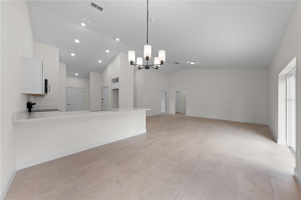 For Sale: $384,900 (4 beds, 2 baths, 1647 Square Feet)