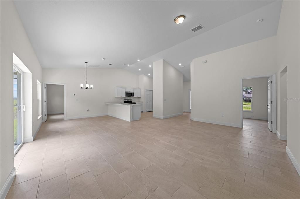 For Sale: $384,900 (4 beds, 2 baths, 1647 Square Feet)