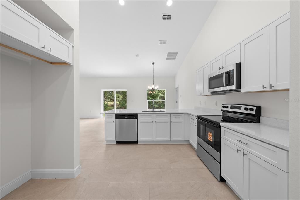 For Sale: $384,900 (4 beds, 2 baths, 1647 Square Feet)