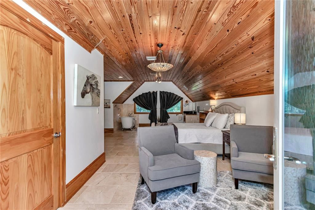 For Sale: $3,980,000 (6 beds, 5 baths, 6100 Square Feet)