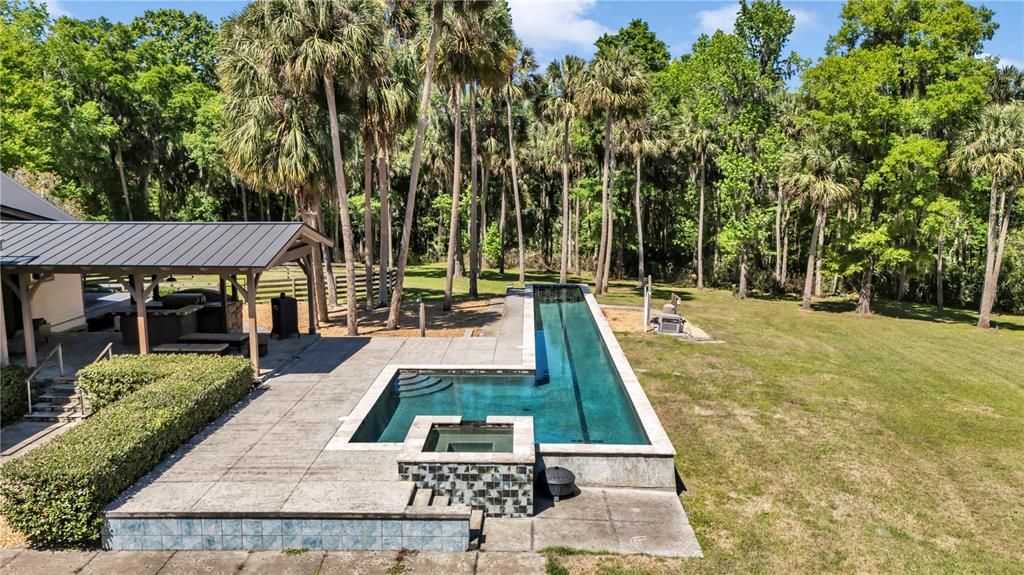 For Sale: $3,980,000 (6 beds, 5 baths, 6100 Square Feet)