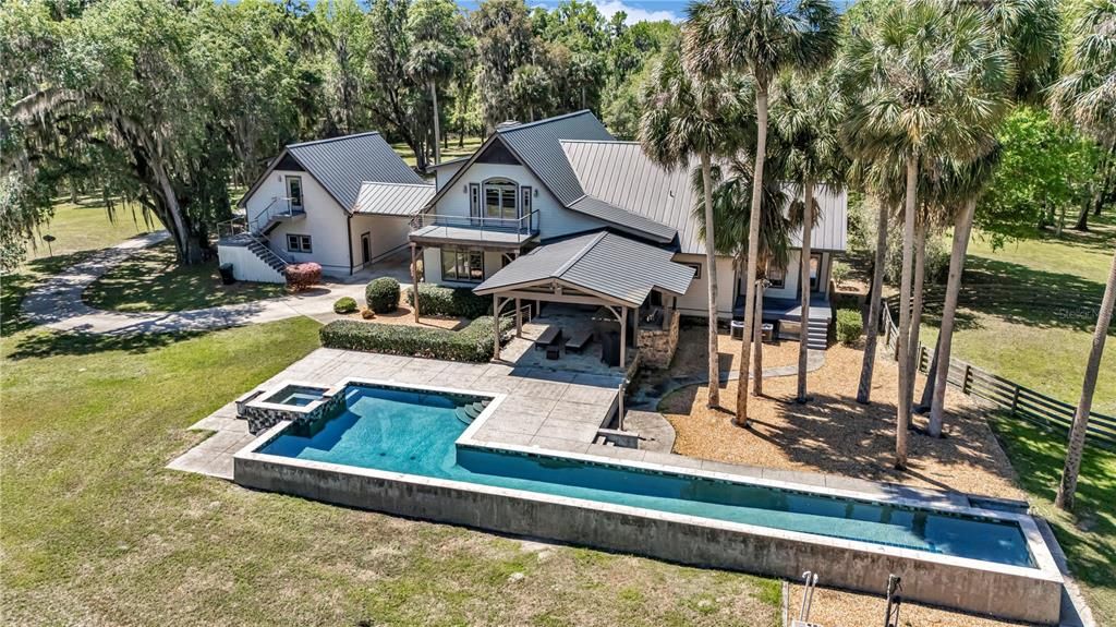 For Sale: $3,980,000 (6 beds, 5 baths, 6100 Square Feet)