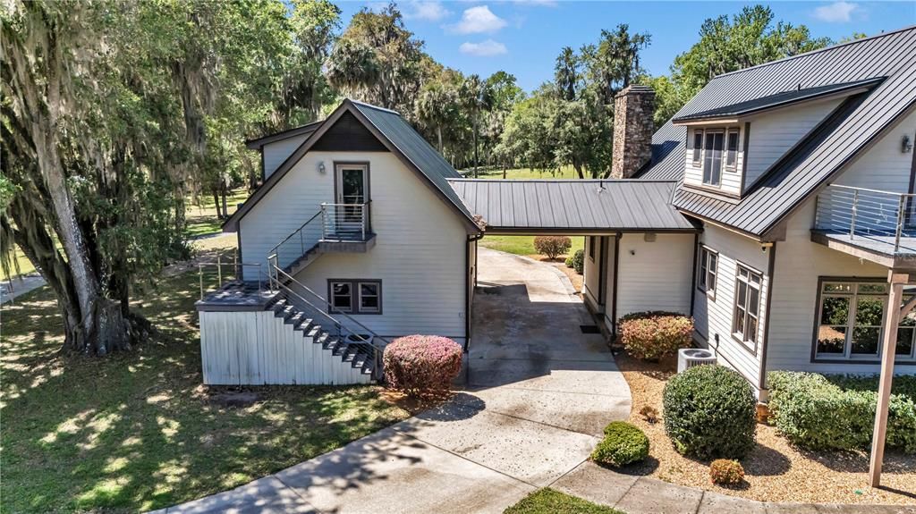 For Sale: $3,980,000 (6 beds, 5 baths, 6100 Square Feet)