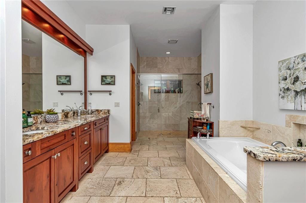 For Sale: $3,980,000 (6 beds, 5 baths, 6100 Square Feet)