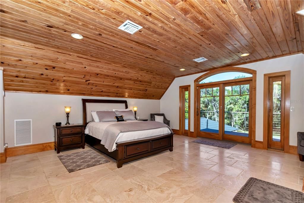 For Sale: $3,980,000 (6 beds, 5 baths, 6100 Square Feet)