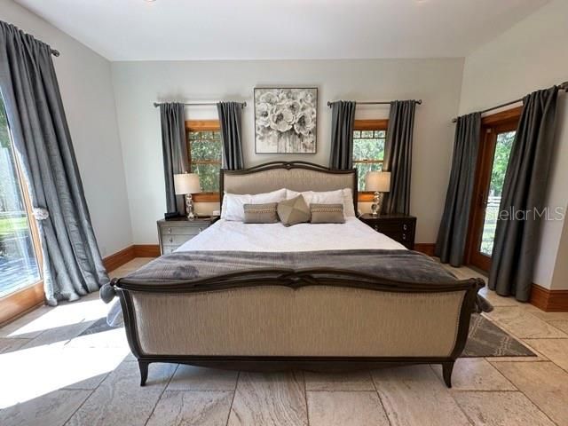 For Sale: $3,980,000 (6 beds, 5 baths, 6100 Square Feet)
