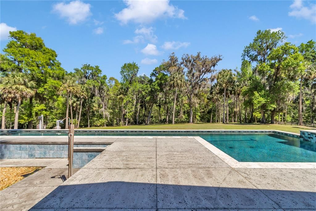 For Sale: $3,980,000 (6 beds, 5 baths, 6100 Square Feet)
