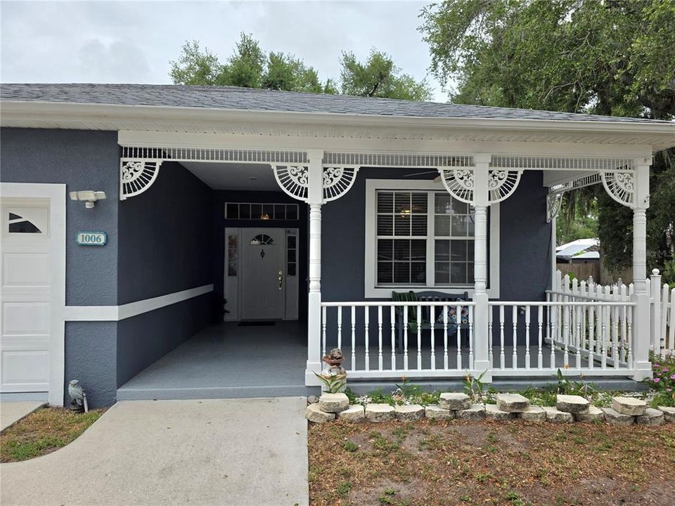 For Sale: $359,500 (3 beds, 2 baths, 1599 Square Feet)