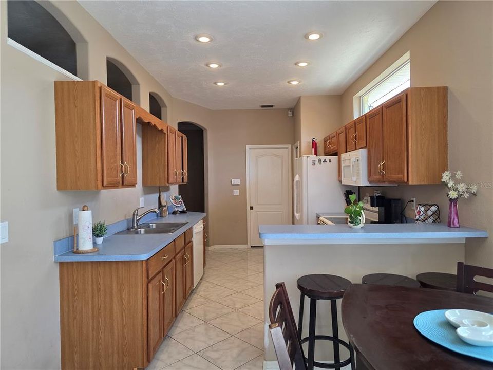 For Sale: $359,500 (3 beds, 2 baths, 1599 Square Feet)