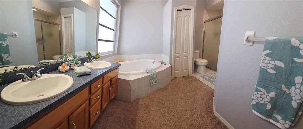For Sale: $359,500 (3 beds, 2 baths, 1599 Square Feet)