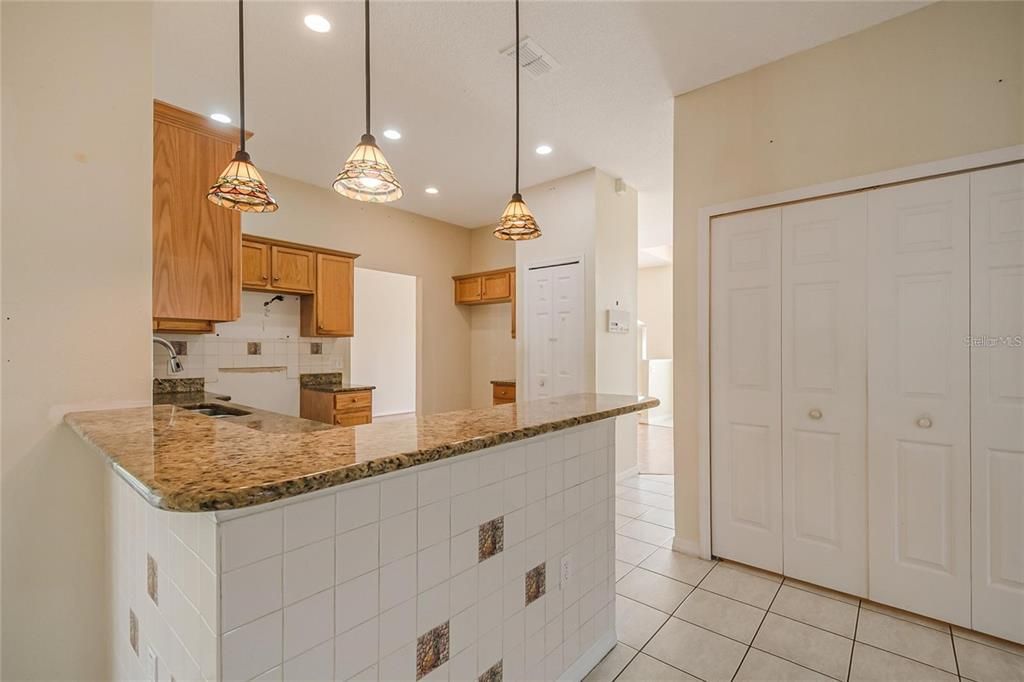 En Renta: $2,150 (3 camas, 2 baños, 1876 Pies cuadrados)
