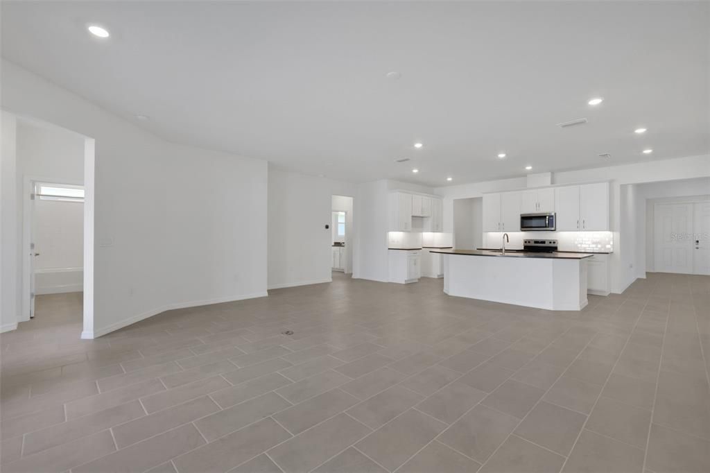 For Sale: $614,990 (3 beds, 3 baths, 2723 Square Feet)