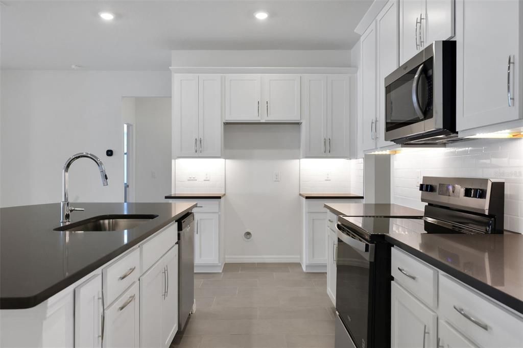 For Sale: $614,990 (3 beds, 3 baths, 2723 Square Feet)