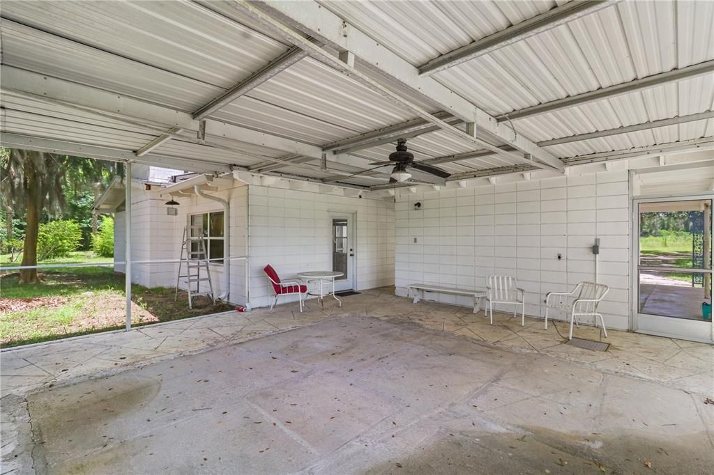 For Sale: $220,000 (3 beds, 3 baths, 1784 Square Feet)