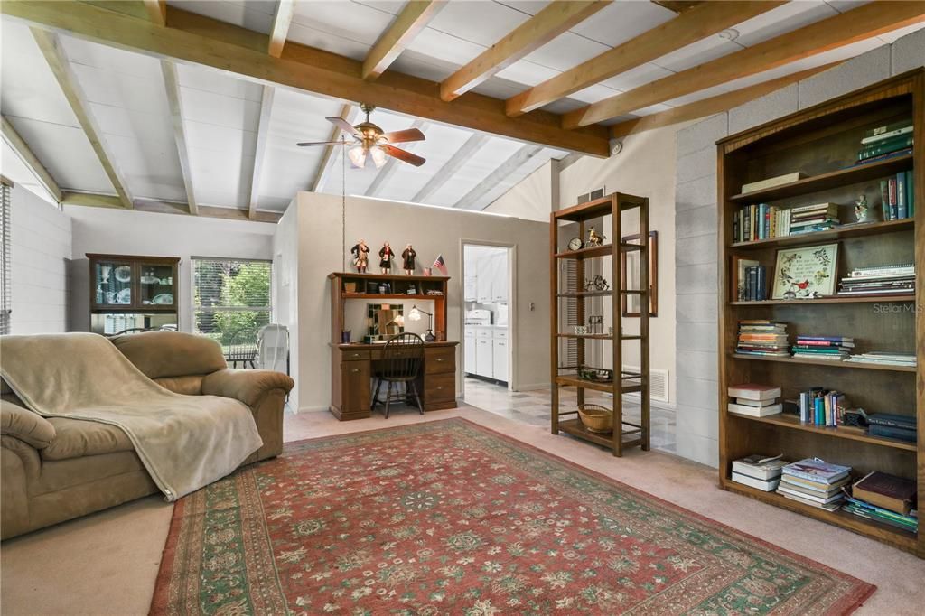 For Sale: $220,000 (3 beds, 3 baths, 1784 Square Feet)
