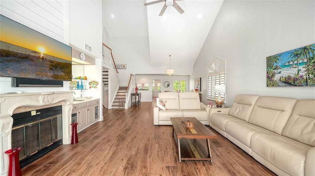 For Sale: $1,199,000 (4 beds, 2 baths, 3165 Square Feet)