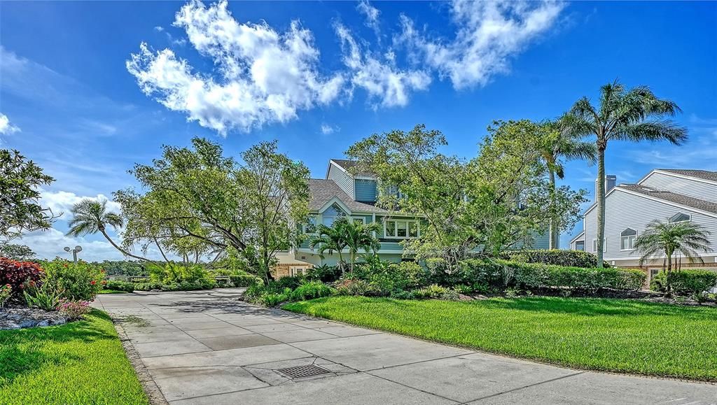 For Sale: $1,199,000 (4 beds, 2 baths, 3165 Square Feet)