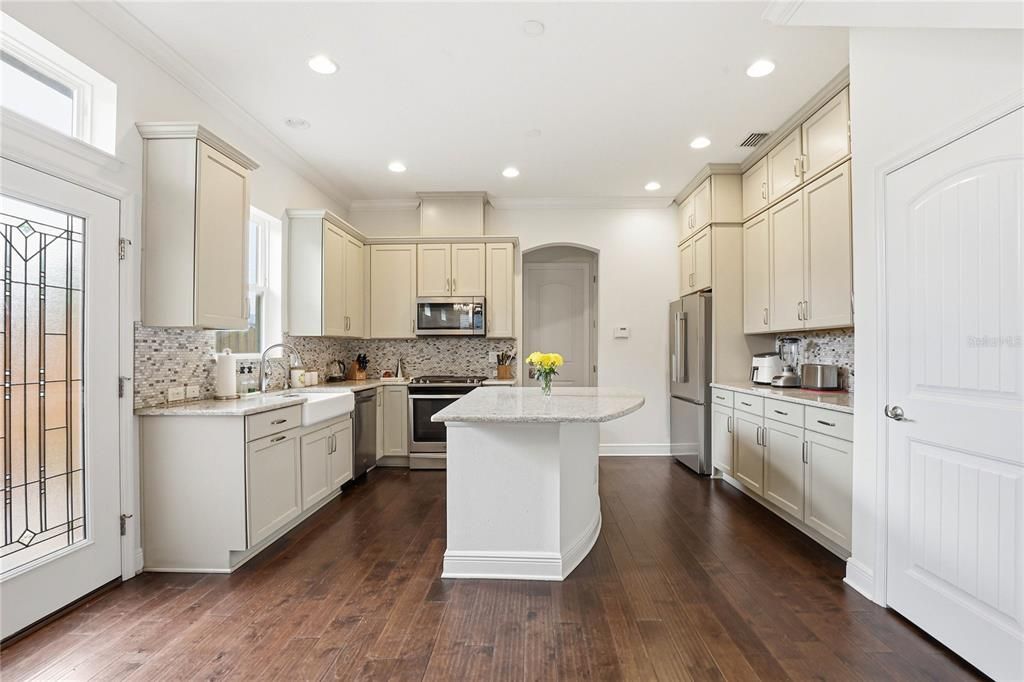 For Sale: $775,000 (3 beds, 2 baths, 2051 Square Feet)