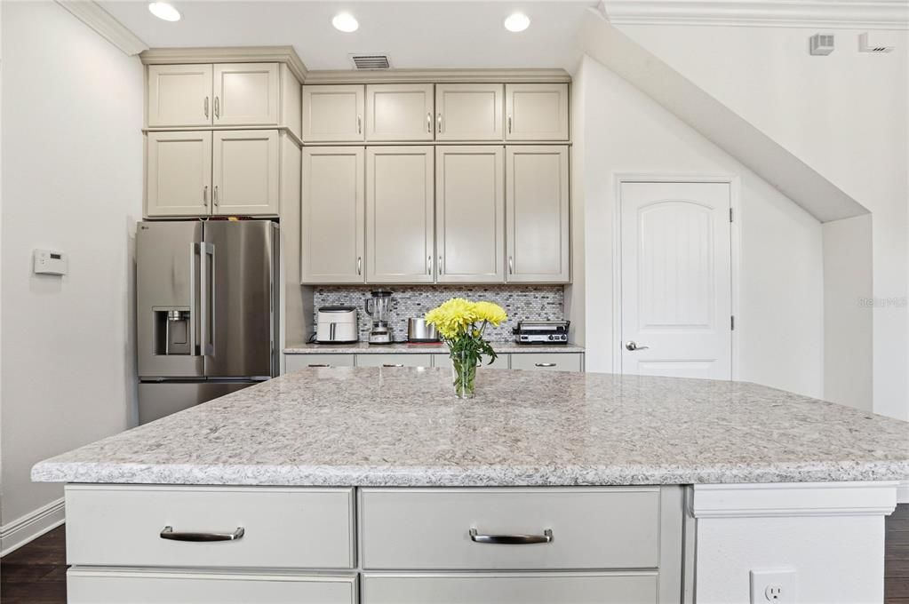For Sale: $775,000 (3 beds, 2 baths, 2051 Square Feet)