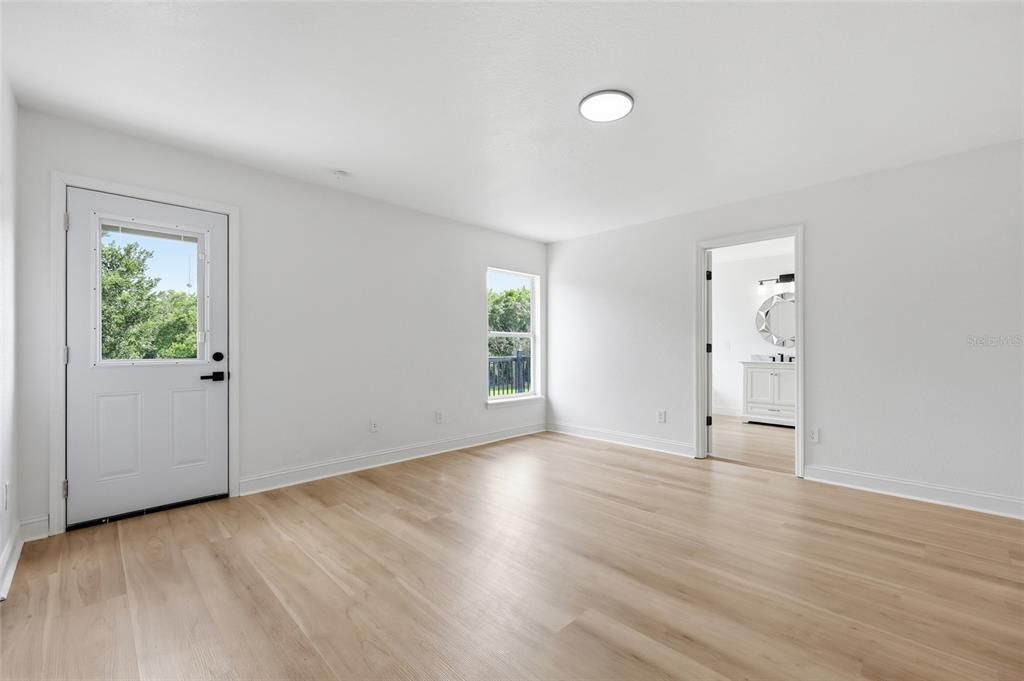 En Venta: $425,000 (4 camas, 2 baños, 2220 Pies cuadrados)