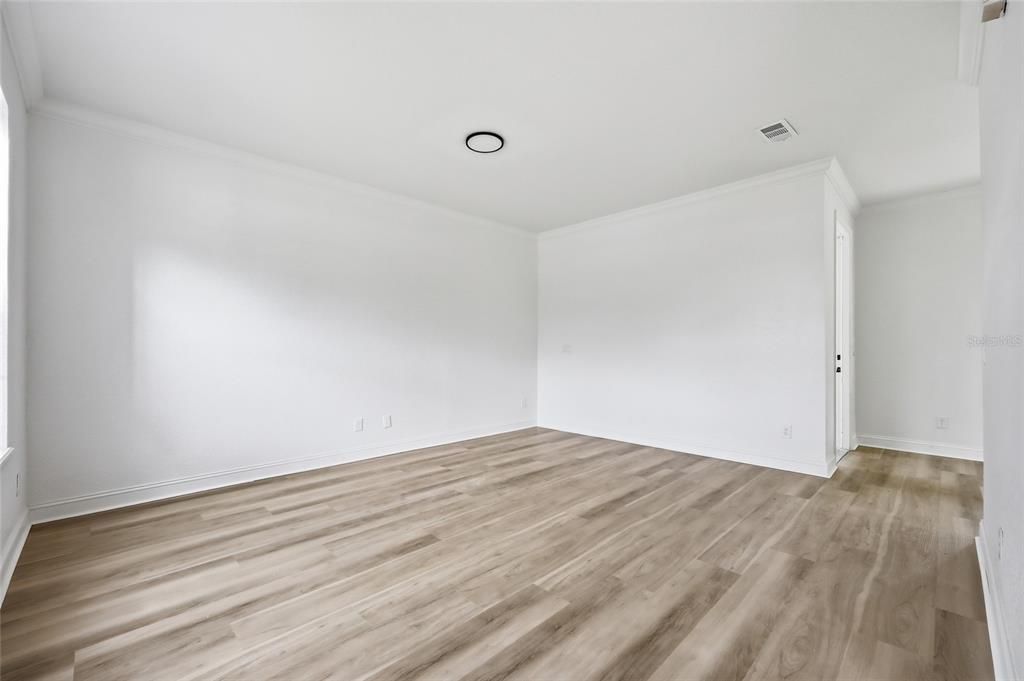 En Venta: $425,000 (4 camas, 2 baños, 2220 Pies cuadrados)