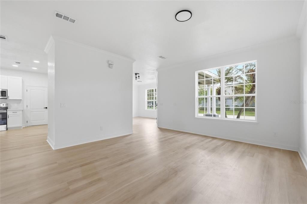 En Venta: $425,000 (4 camas, 2 baños, 2220 Pies cuadrados)