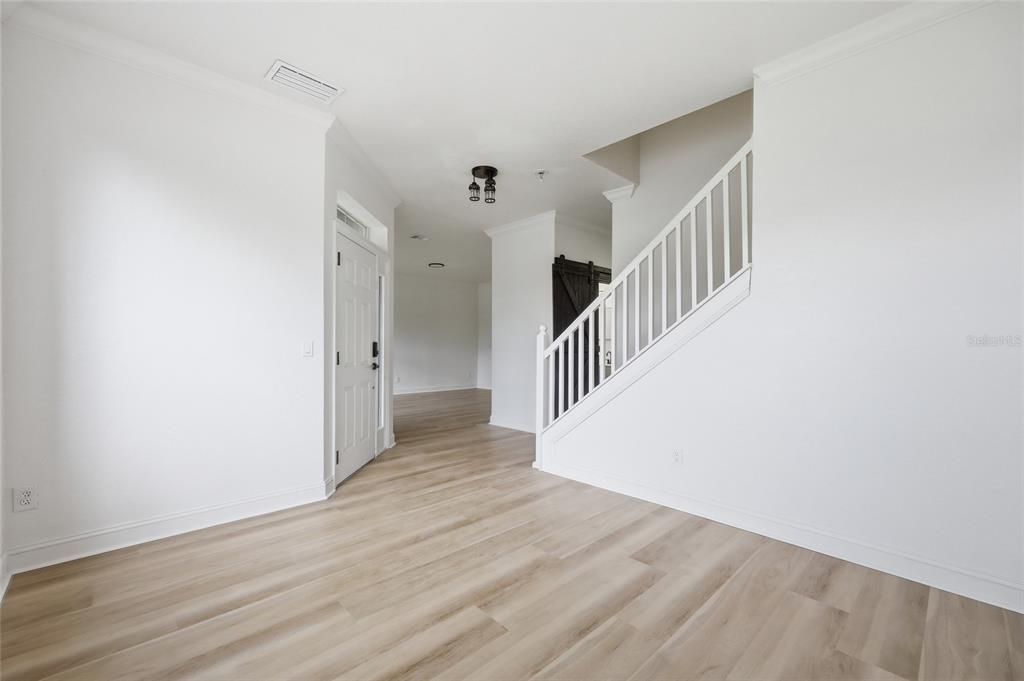 En Venta: $425,000 (4 camas, 2 baños, 2220 Pies cuadrados)