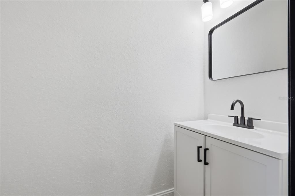 En Venta: $425,000 (4 camas, 2 baños, 2220 Pies cuadrados)