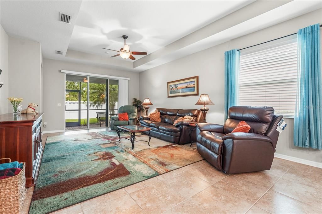 For Sale: $549,000 (5 beds, 3 baths, 3000 Square Feet)