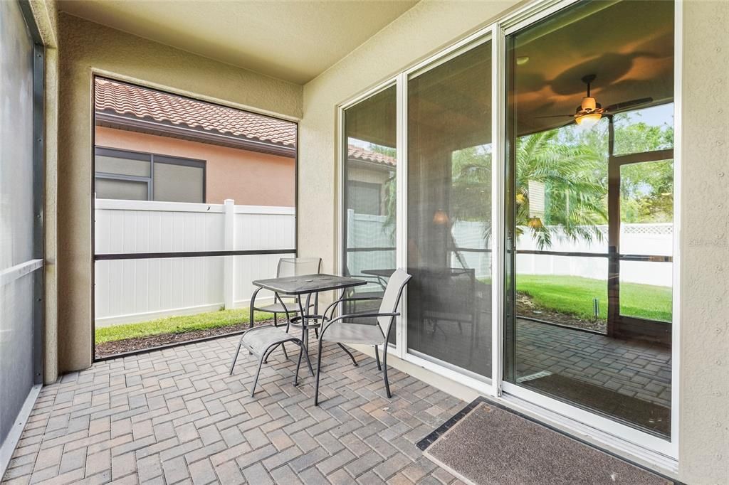 For Sale: $549,000 (5 beds, 3 baths, 3000 Square Feet)