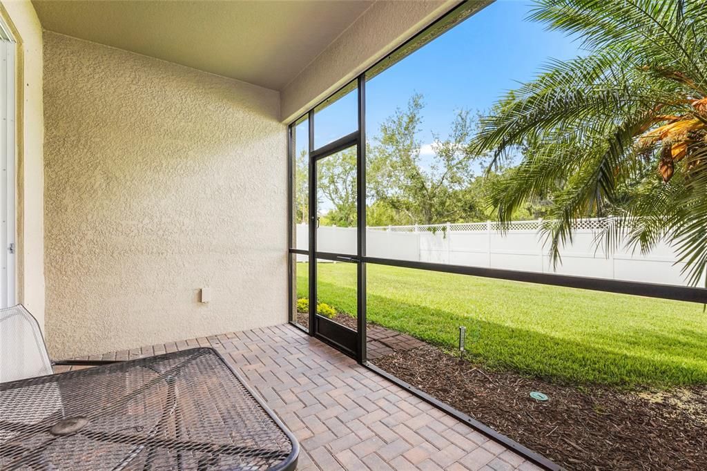 For Sale: $549,000 (5 beds, 3 baths, 3000 Square Feet)