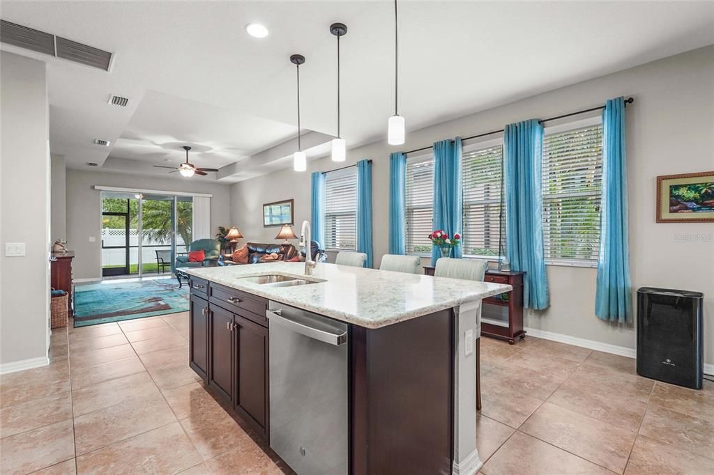 For Sale: $549,000 (5 beds, 3 baths, 3000 Square Feet)