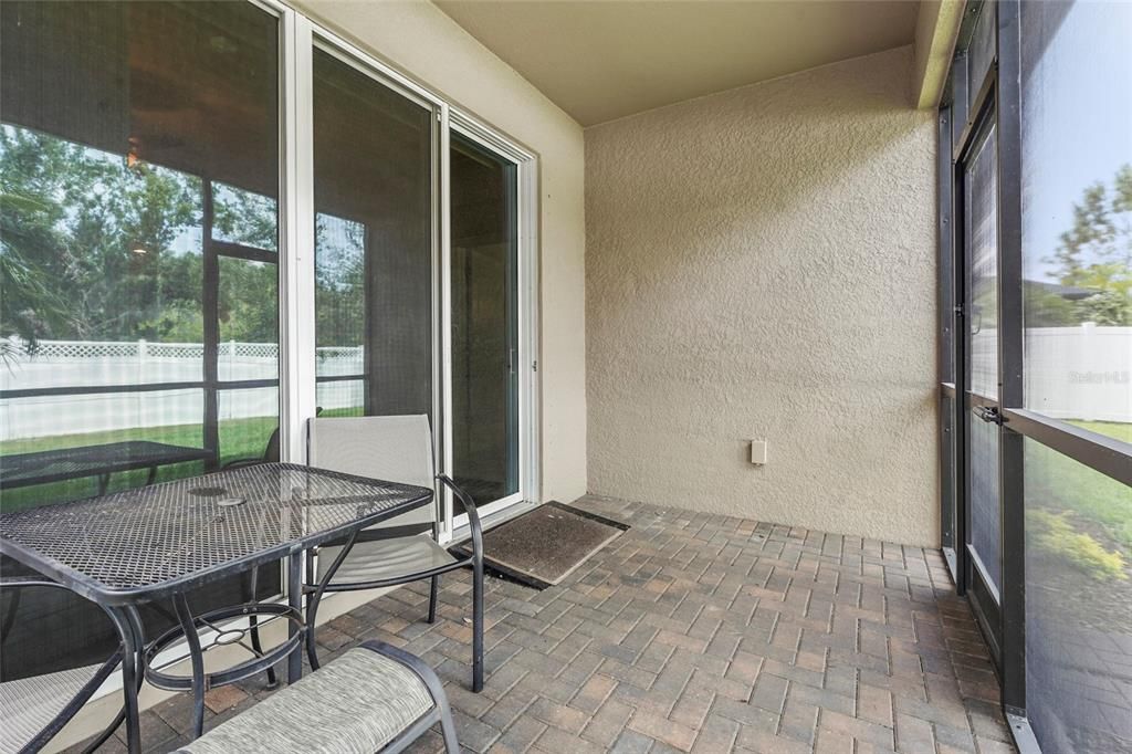 For Sale: $549,000 (5 beds, 3 baths, 3000 Square Feet)