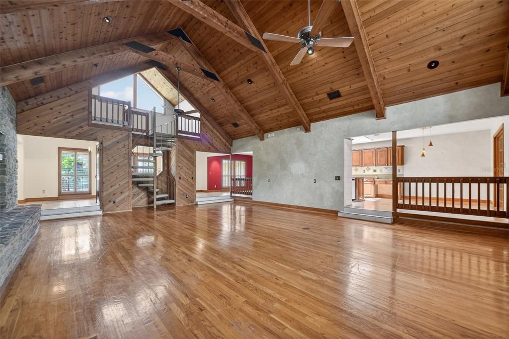 For Sale: $799,900 (4 beds, 3 baths, 4440 Square Feet)