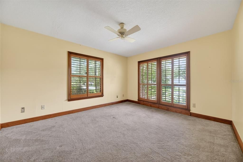 For Sale: $799,900 (4 beds, 3 baths, 4440 Square Feet)