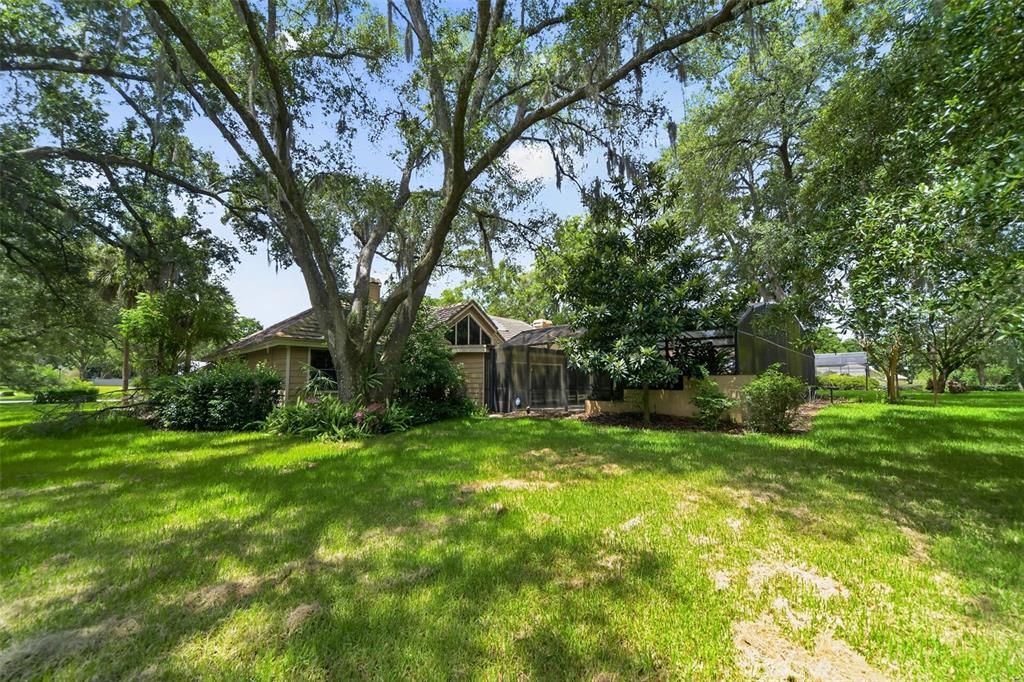 For Sale: $799,900 (4 beds, 3 baths, 4440 Square Feet)