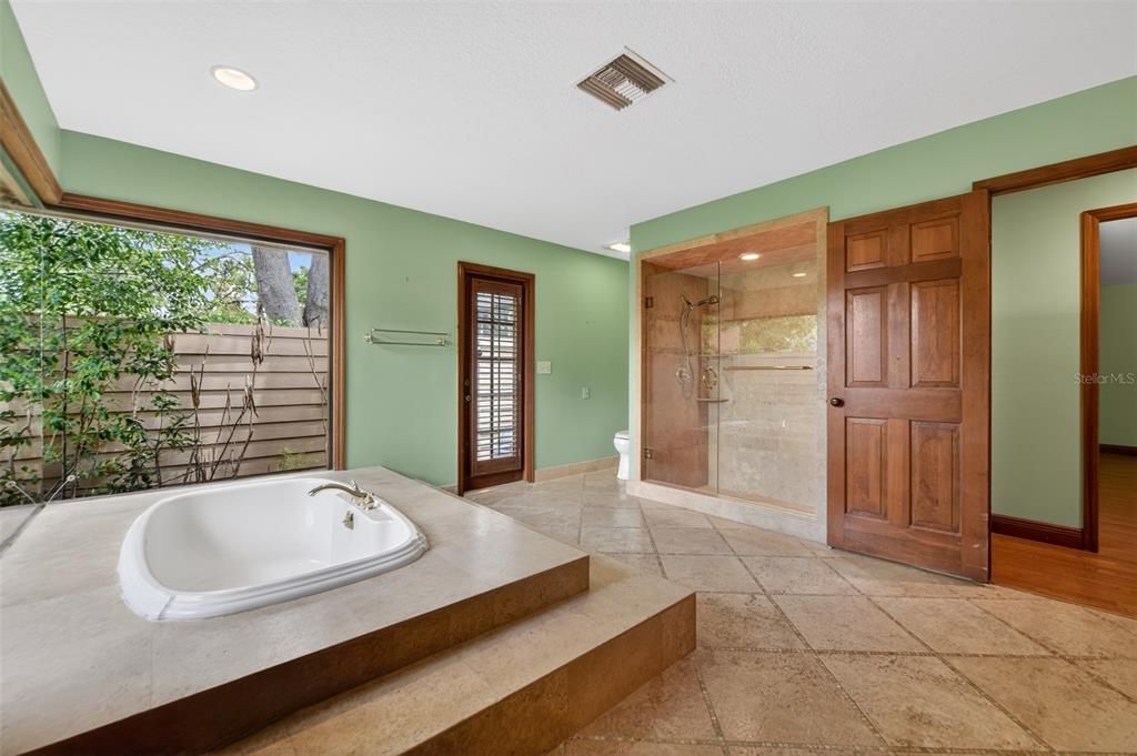 For Sale: $799,900 (4 beds, 3 baths, 4440 Square Feet)