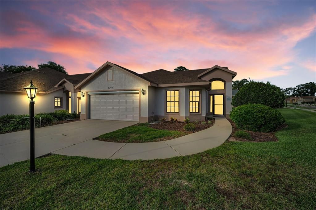 For Sale: $362,000 (2 beds, 2 baths, 1558 Square Feet)