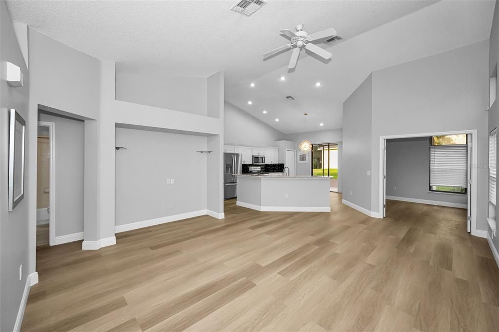 For Sale: $362,000 (2 beds, 2 baths, 1558 Square Feet)