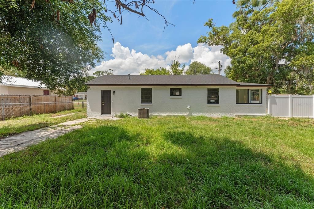 For Sale: $279,900 (3 beds, 1 baths, 1128 Square Feet)