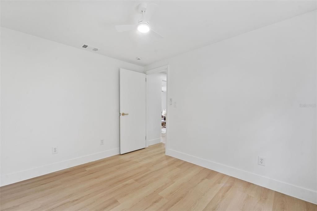 For Sale: $279,900 (3 beds, 1 baths, 1128 Square Feet)