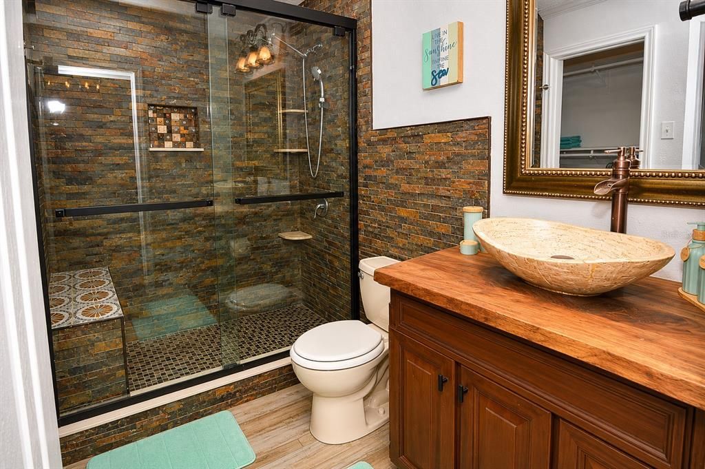 В аренду: $2,300 (2 спален, 2 ванн, 848 Квадратных фут)