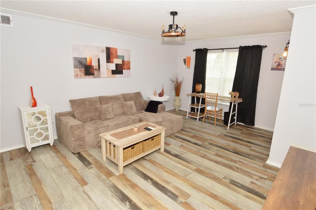 В аренду: $2,300 (2 спален, 2 ванн, 848 Квадратных фут)