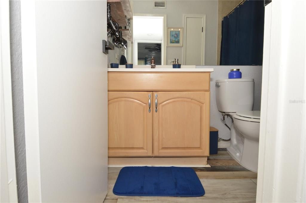 В аренду: $2,300 (2 спален, 2 ванн, 848 Квадратных фут)