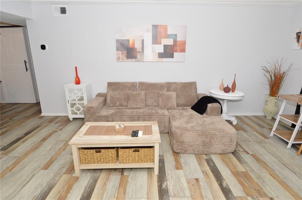 В аренду: $2,300 (2 спален, 2 ванн, 848 Квадратных фут)