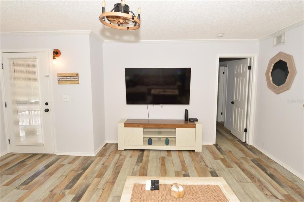 В аренду: $2,300 (2 спален, 2 ванн, 848 Квадратных фут)