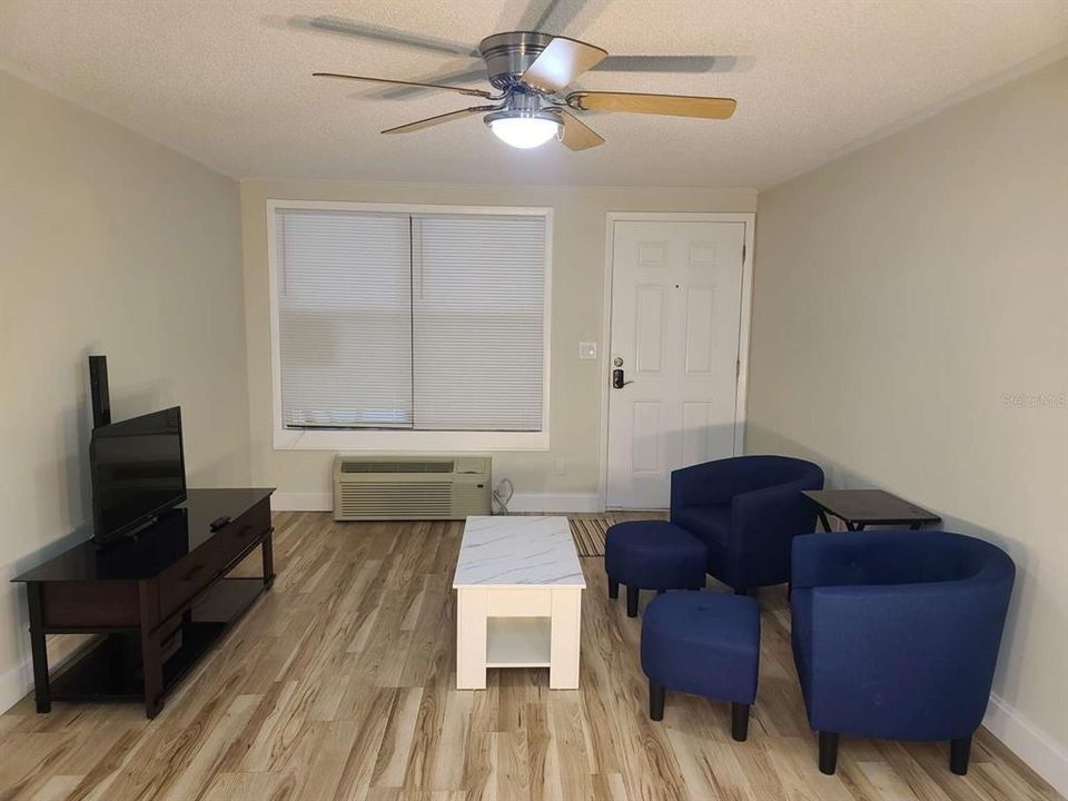 For Sale: $110,000 (1 beds, 1 baths, 548 Square Feet)