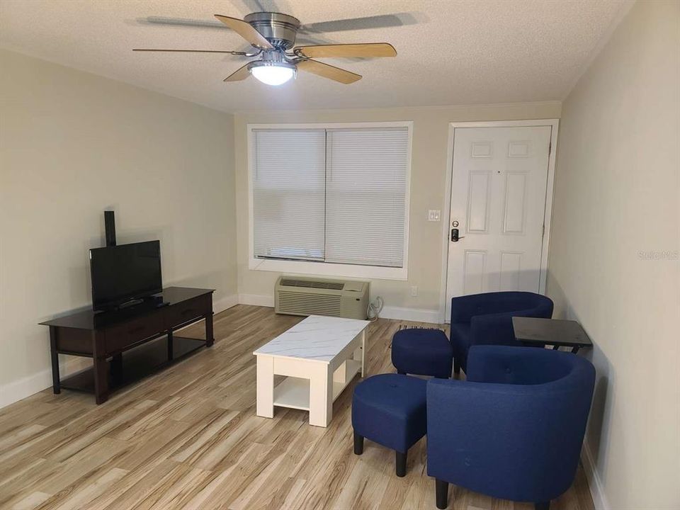 For Sale: $110,000 (1 beds, 1 baths, 548 Square Feet)