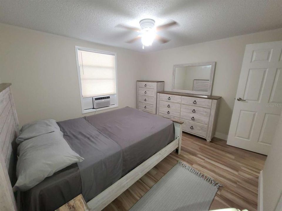 For Sale: $110,000 (1 beds, 1 baths, 548 Square Feet)
